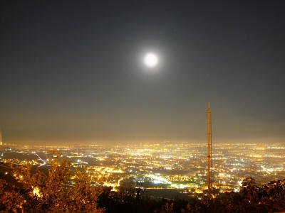 Panorama notturno di Caserta da Casertavecchia